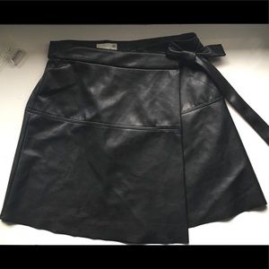 Black (faux) Leather Skirt